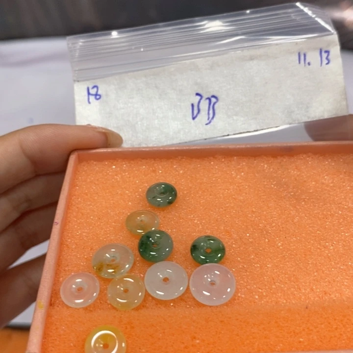 谁****定制翡翠未镶嵌不退