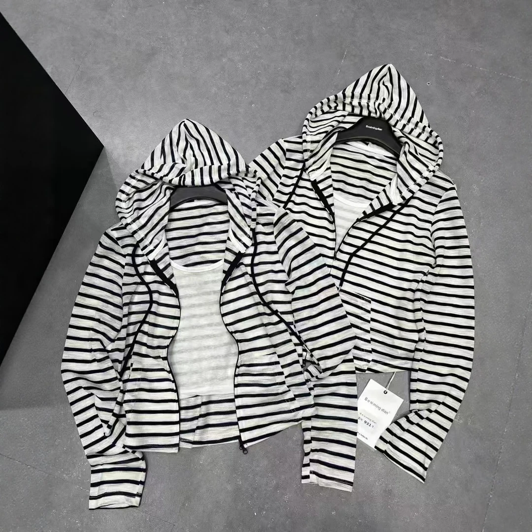 2025秋季新品时尚显瘦百搭宽松长袖条纹连帽防晒衣假两件女潮