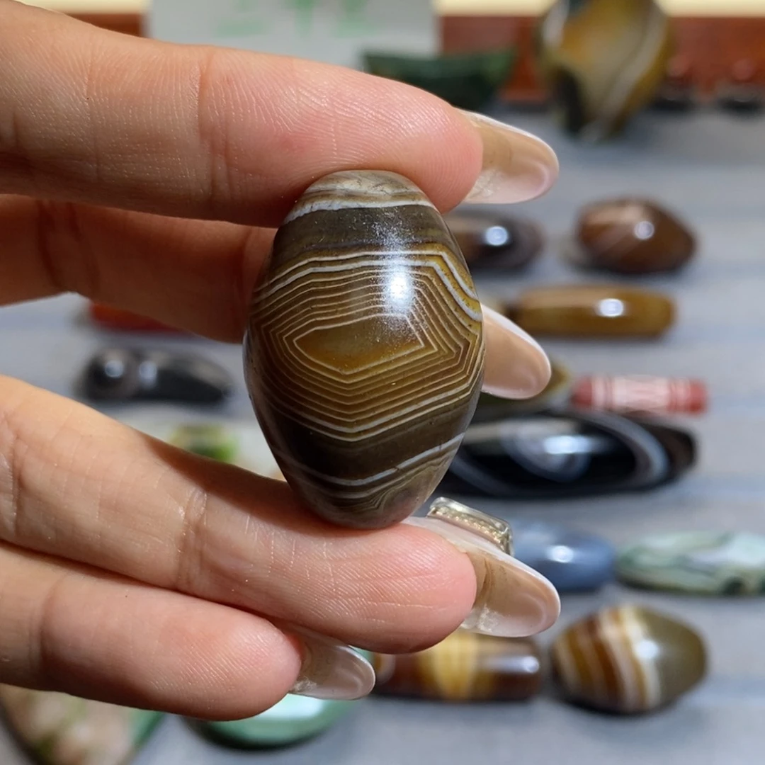 玛瑙/玉髓颈饰未镶嵌贝*