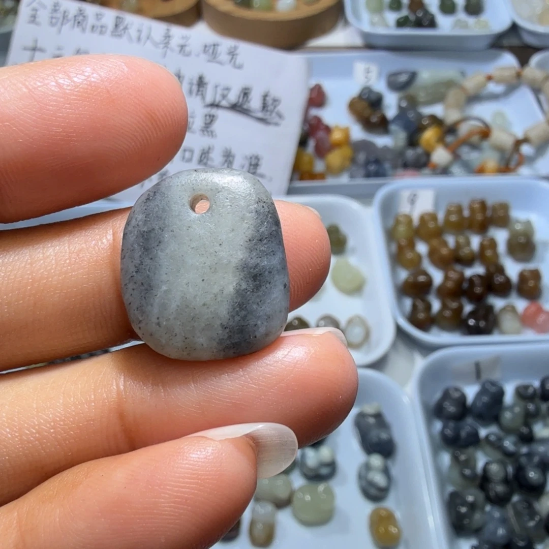 和田玉未镶嵌珠宝奇石