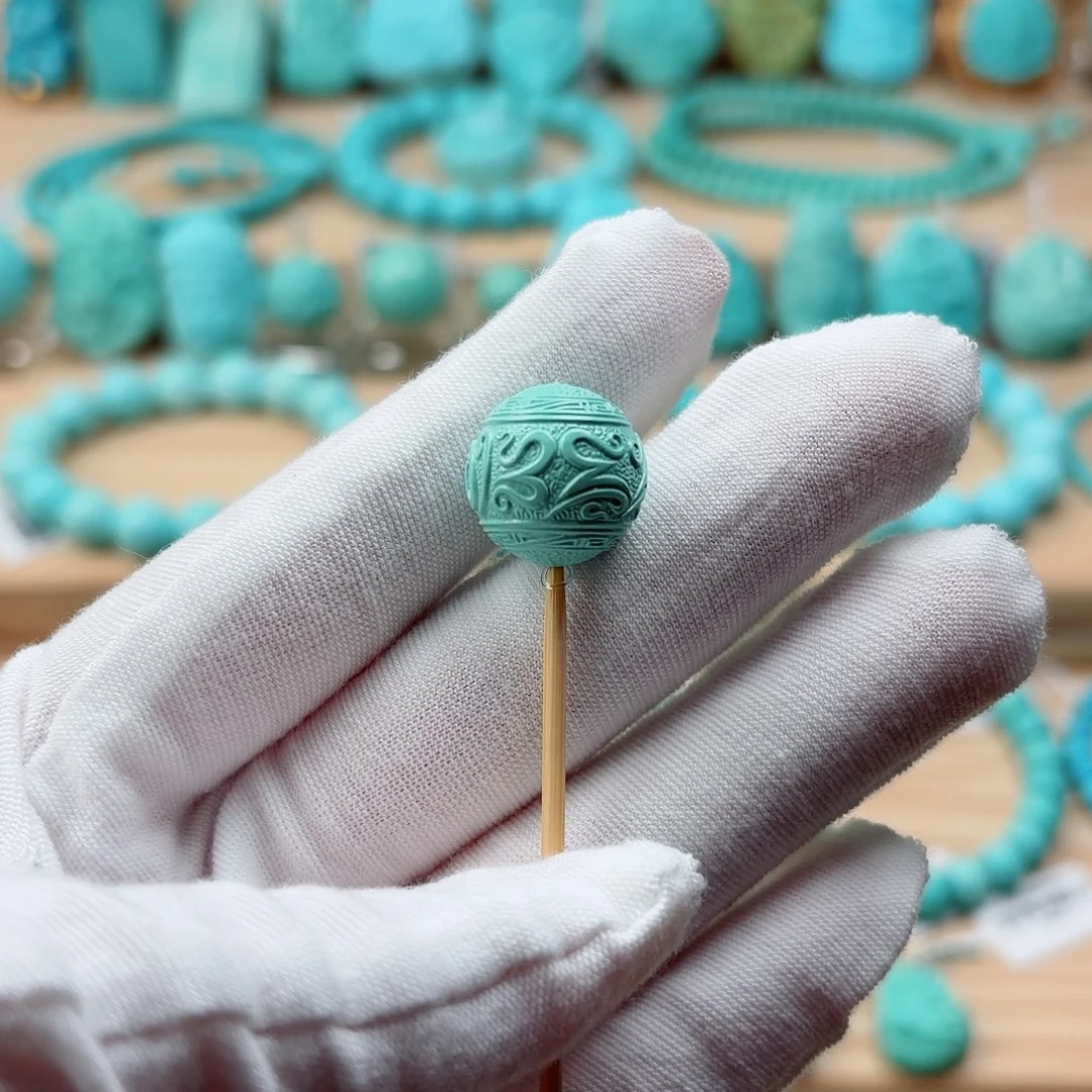 绿松石未镶嵌珠宝奇石