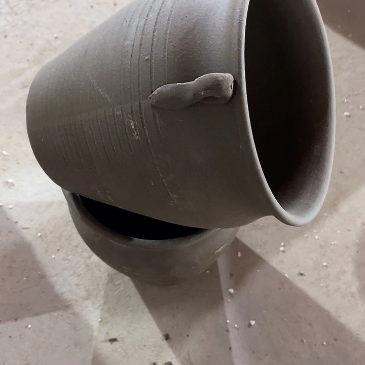 红陶口径18高度21两只瑕疵不挑