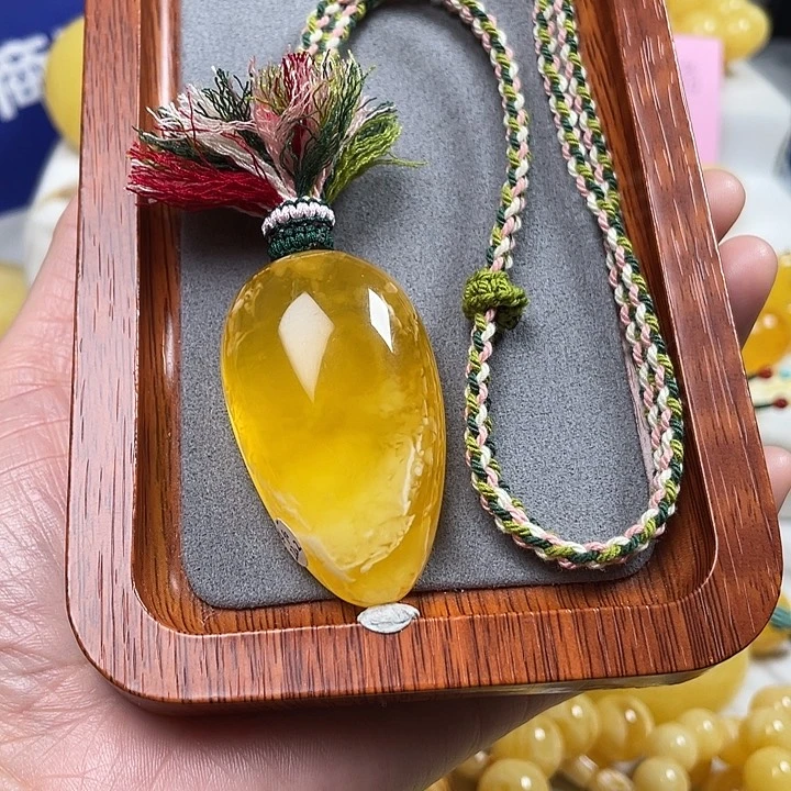 蜜蜡裸石未镶嵌葫芦卜水滴挂坠