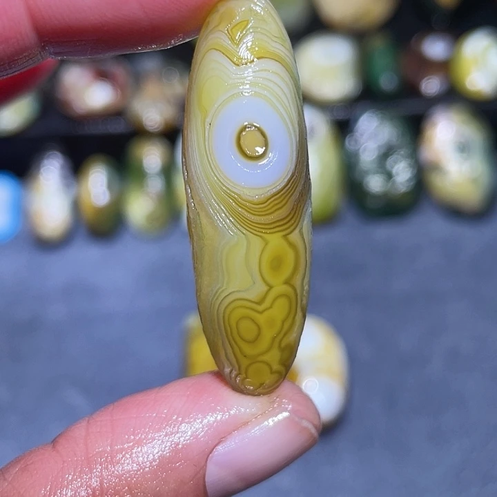 玛瑙/玉髓未镶嵌珠宝奇石