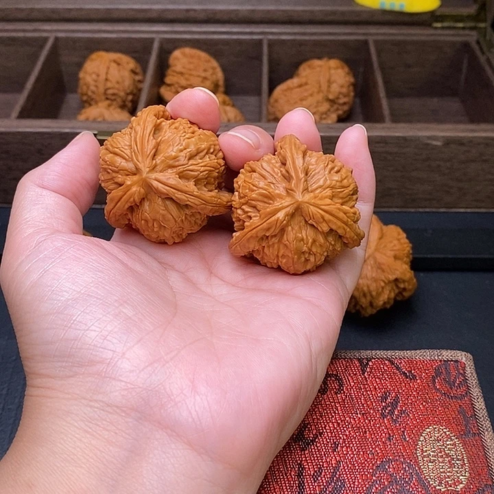 李***喜把件文玩核桃白奔