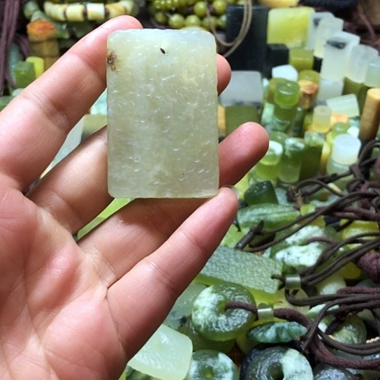 未镶嵌岫玉吊坠岫