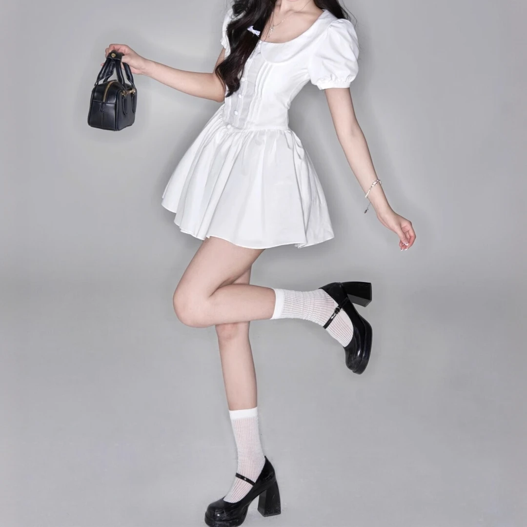 青梅果 清纯少女甜美白色法式温柔淑女娃娃领收腰连衣裙