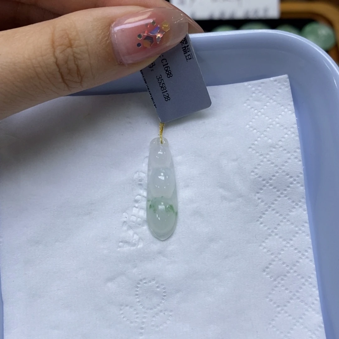 颈饰未镶嵌翡翠福豆