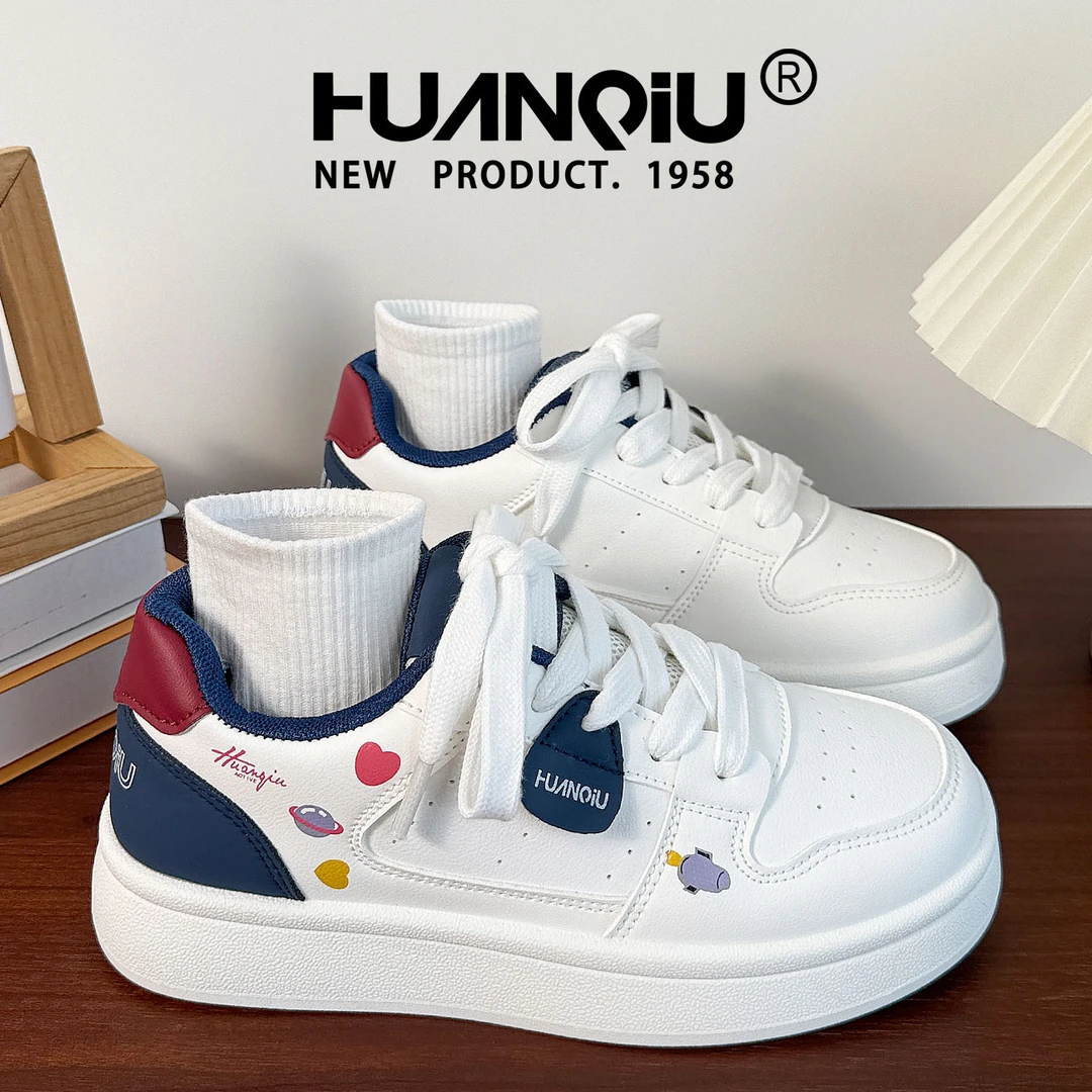 环球小众不撞款蓝色小白鞋女2025秋季新款涂鸦百搭学生休闲板鞋子