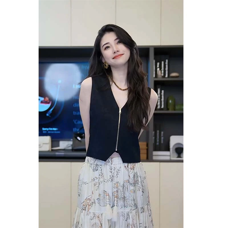 小乖逃D新款黑色马甲高级感背心v领无袖醋酸马甲气质夏季240222