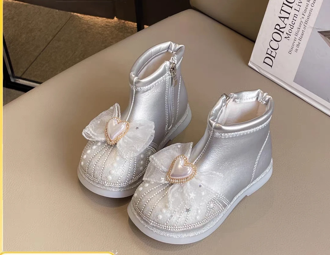 女童靴子2024秋冬新款皮靴儿童加绒短靴女孩水晶公主马丁靴1606