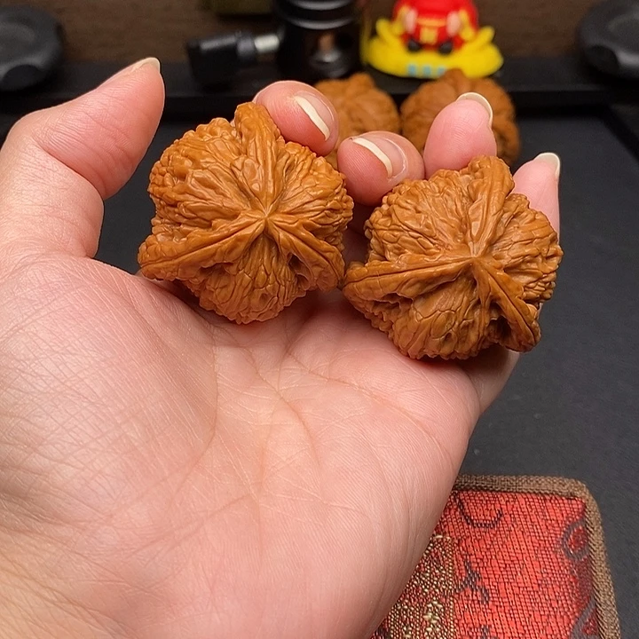哥***菜文玩核桃把件白奔
