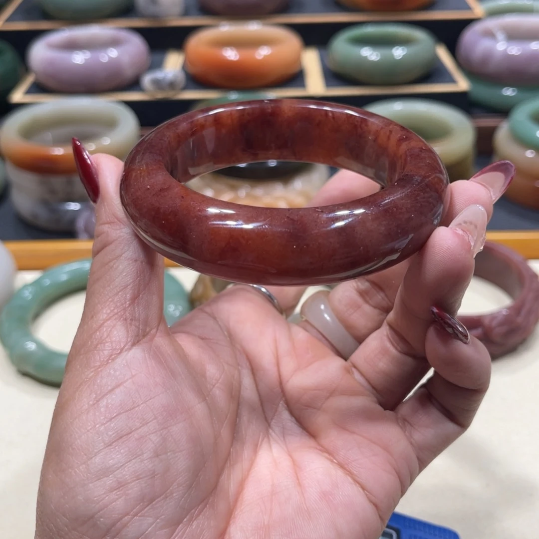 未镶嵌手镯石英岩玉