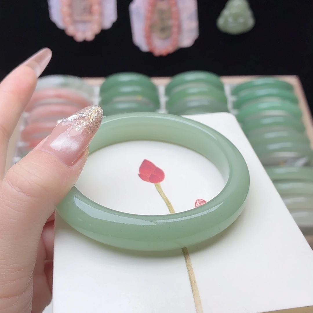 石英质玉未镶嵌手镯60