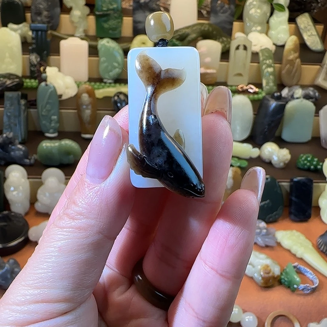 ·***·和田玉未镶嵌颈饰