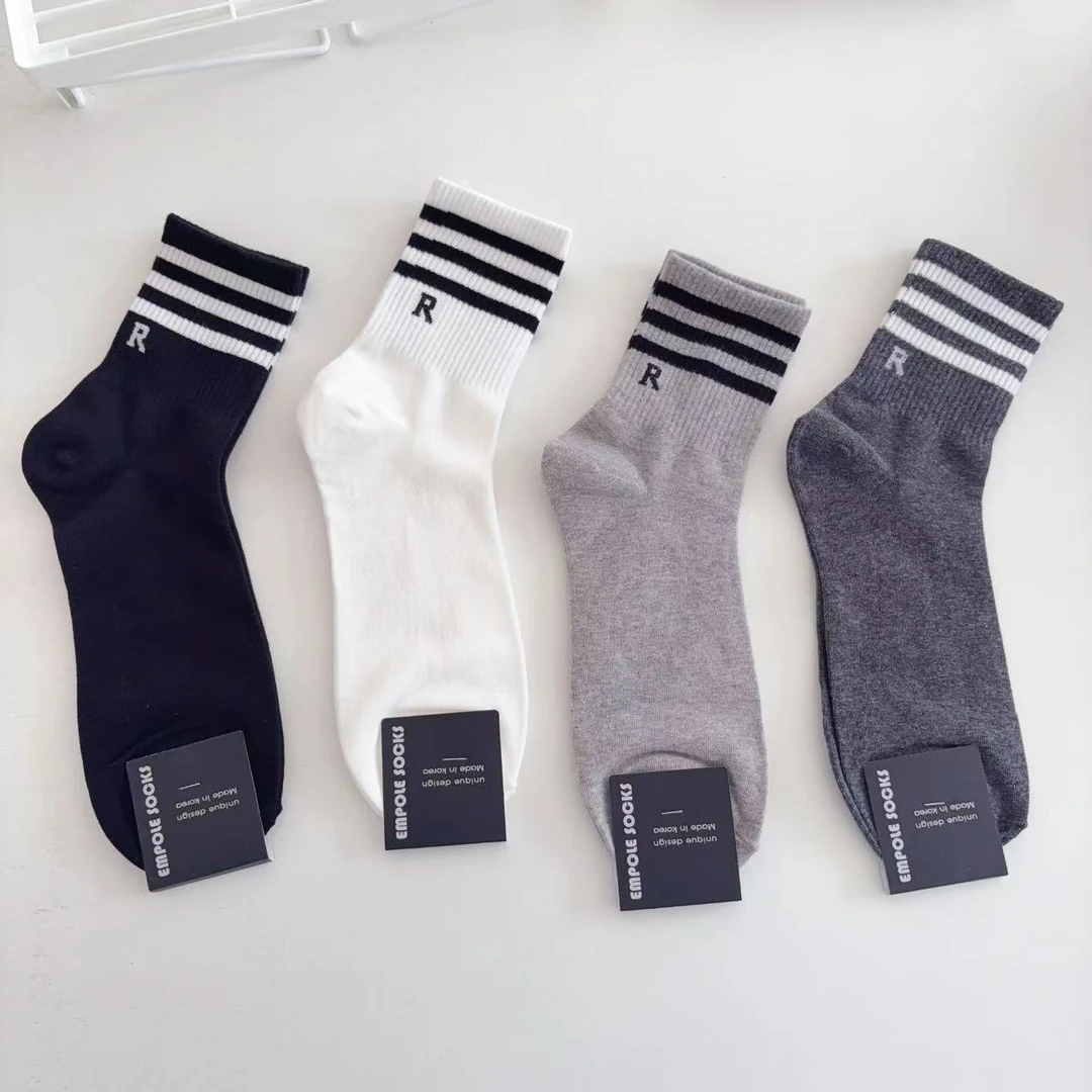 果妈家 韩国进口春夏新款三条杠字母R男袜棉袜中筒学院风