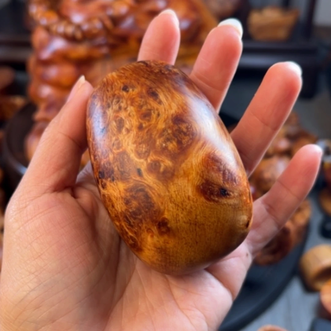 【闪购商品】松木（琥珀木）把件