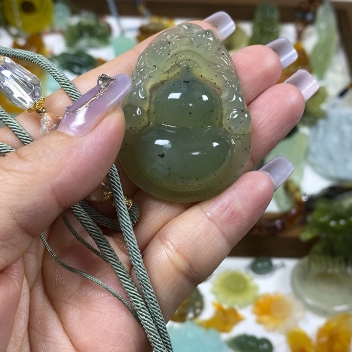 蛇纹石玉未镶嵌吊坠