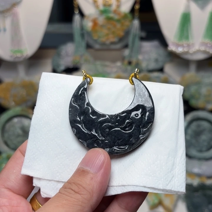 颈饰未镶嵌翡翠吊坠