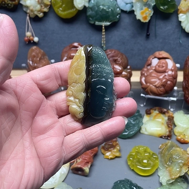 蛇纹石玉未镶嵌挂件