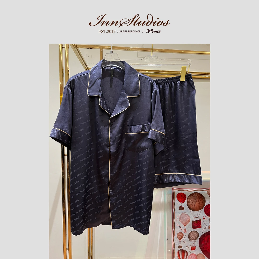 Innstudios 暗蓝色字母印花男士短袖短裤睡衣套装夏