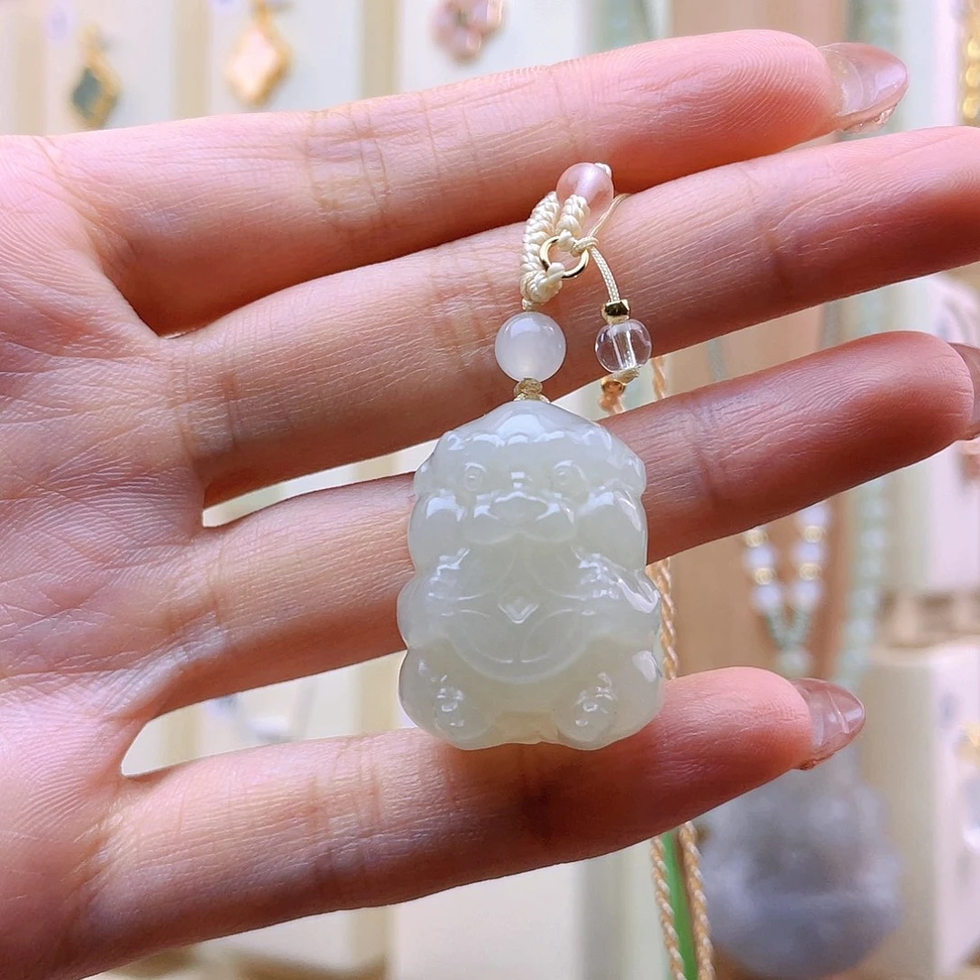 ****柜和田玉未镶嵌吊坠(赠链)