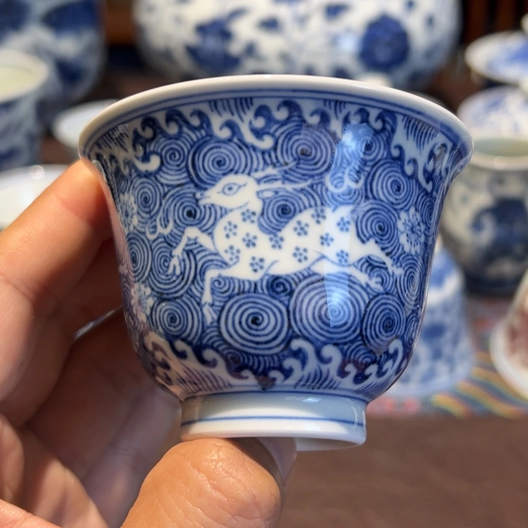 精品青花海水鹿铃铛杯口径约7.5厘米
