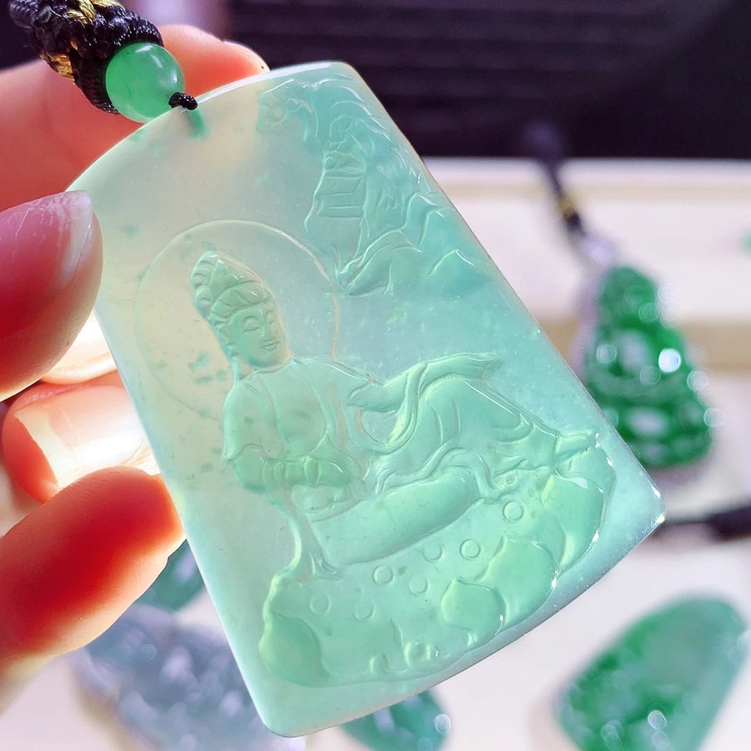 颈饰未镶嵌翡翠天然