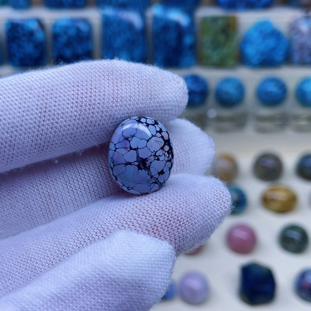 绿松石未镶嵌颈饰