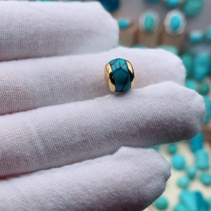 绿松石18K金镶嵌挂件