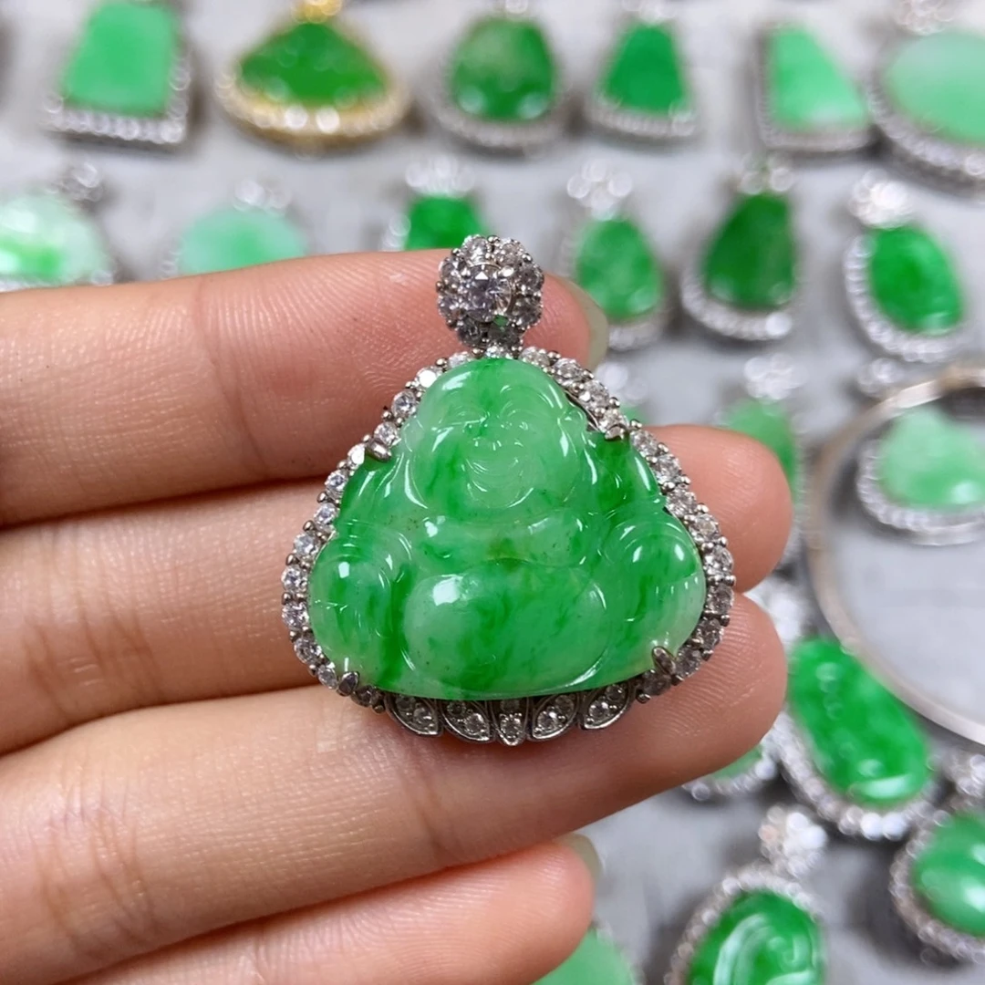 颈饰未镶嵌翡翠佛公