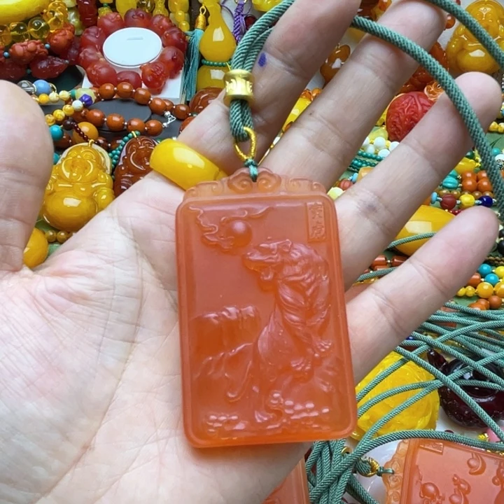 树脂制品S****梦16号雕刻虎的吊坠