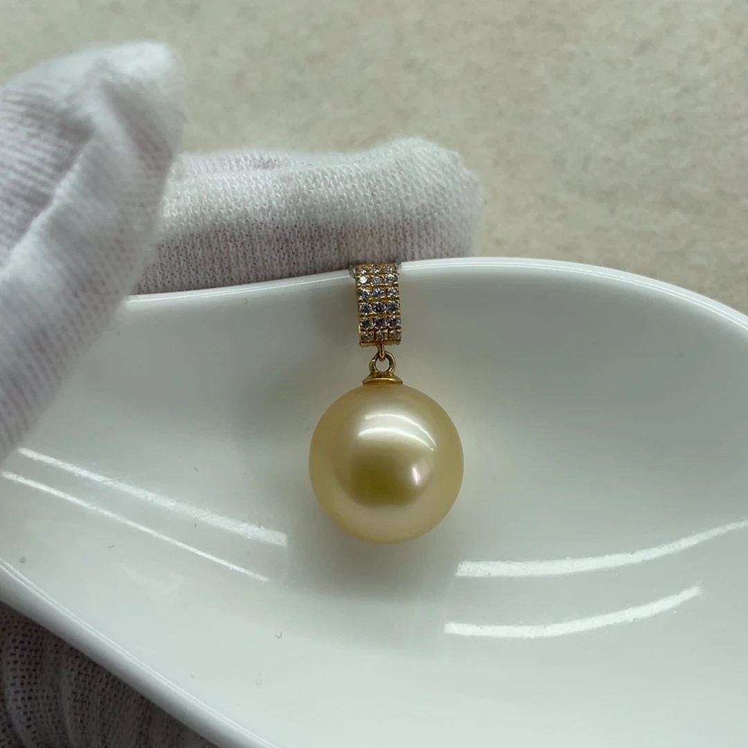 颈饰海水珍珠18K金镶嵌12.1mm