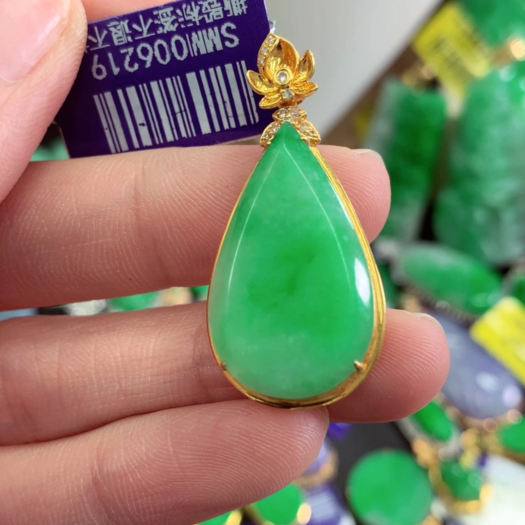青***義吊坠(不含链)18K金镶嵌翡翠