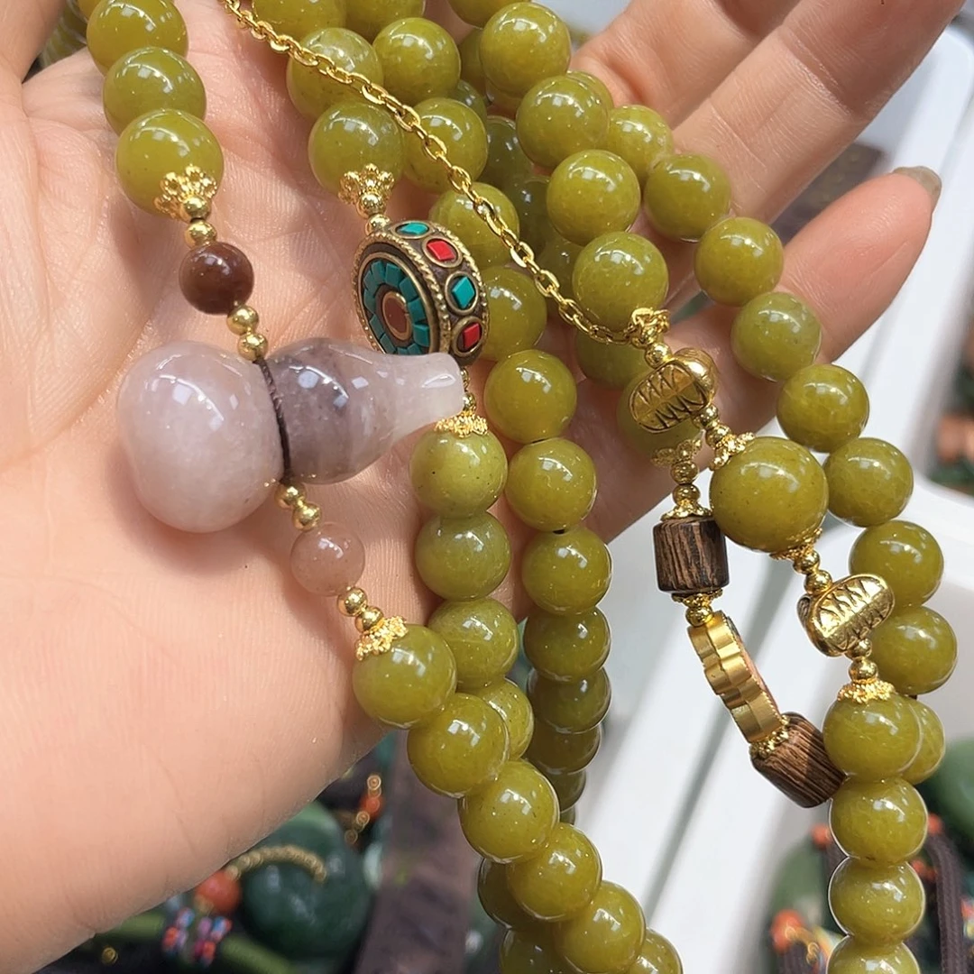 蛇纹石玉颈饰未镶嵌