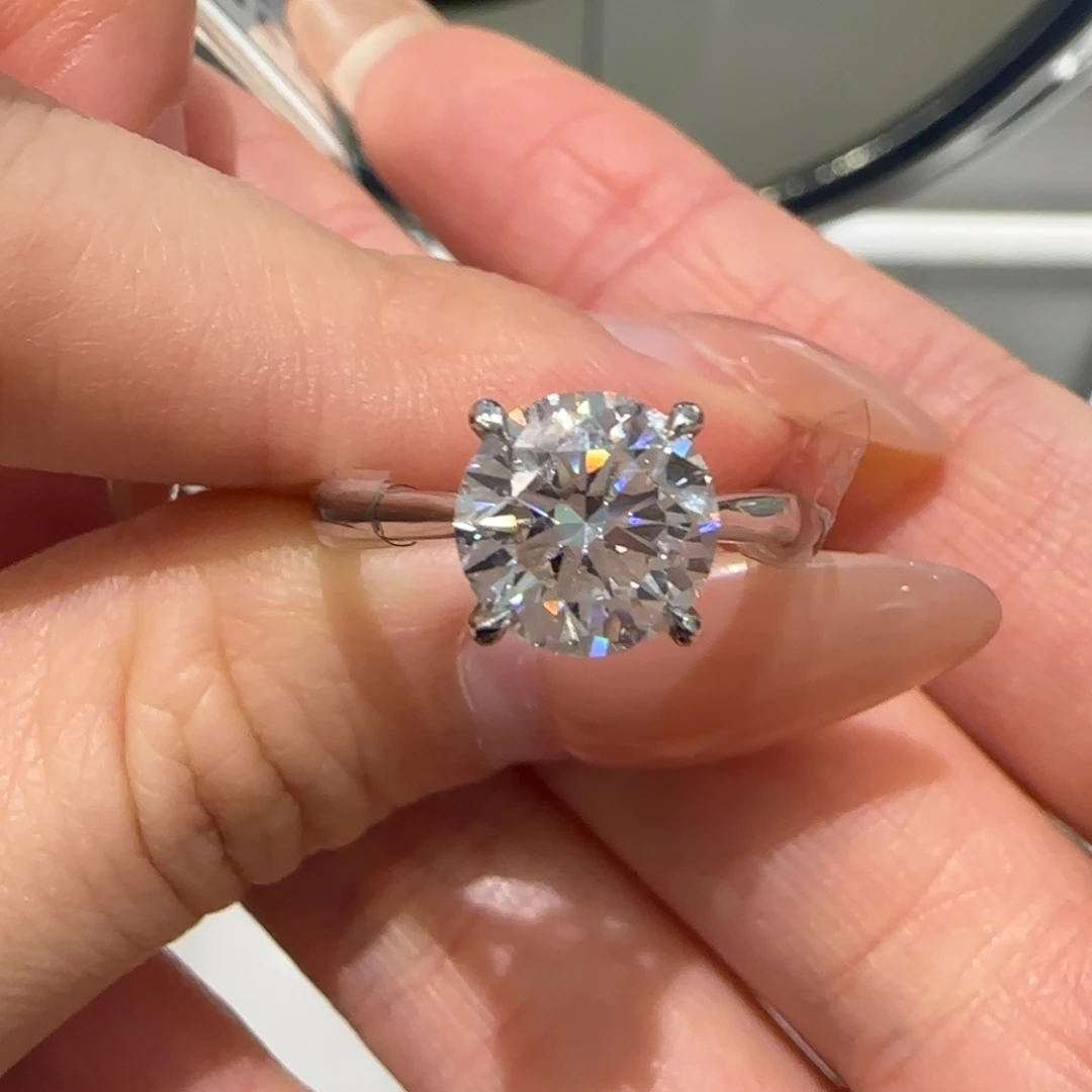 铂Pt950镶嵌实验室培育钻石2卡经典四爪