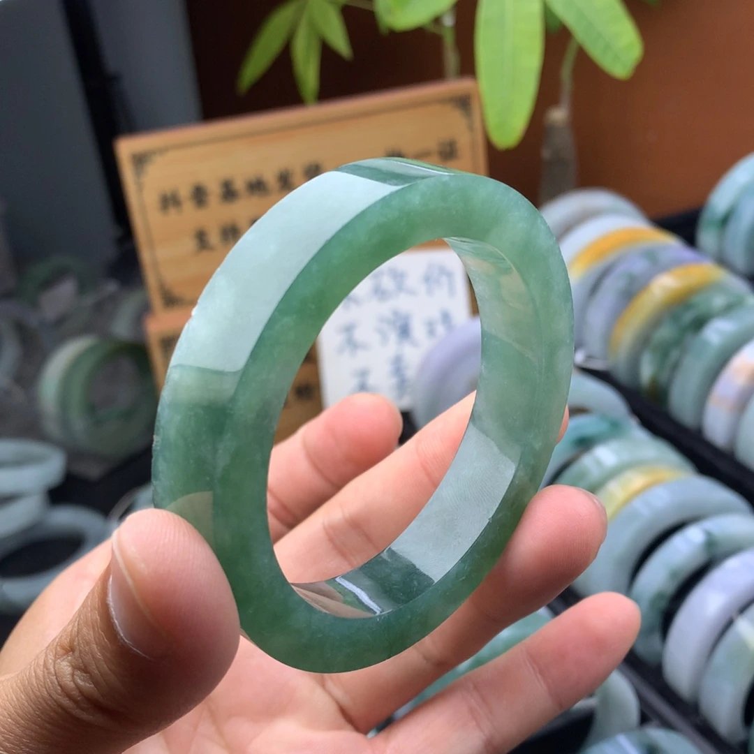 未镶嵌手镯定制翡翠定制手镯