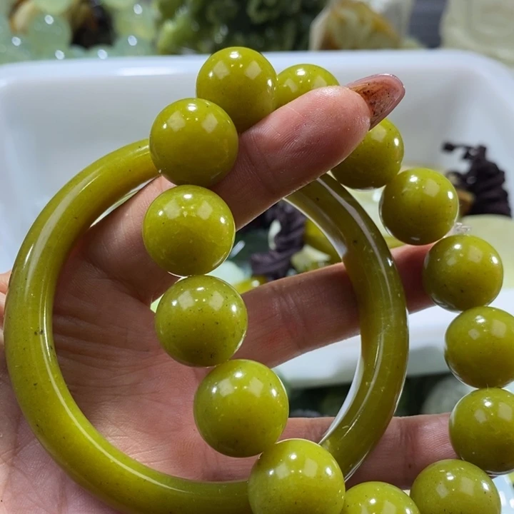 岫玉未镶嵌岫玉一套