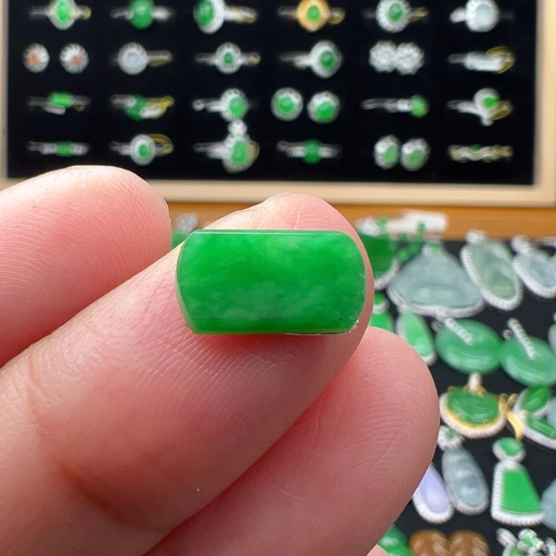 翡翠未镶嵌颈饰马鞍11.3