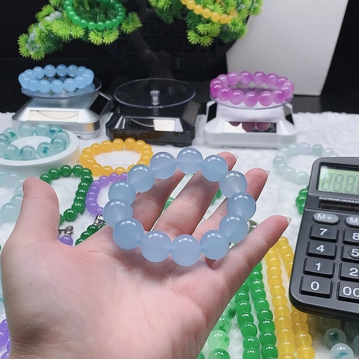 何****欢天空蓝。 14+。 13颗。