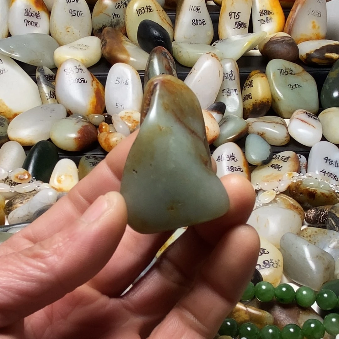 和田玉颈饰未镶嵌吊坠