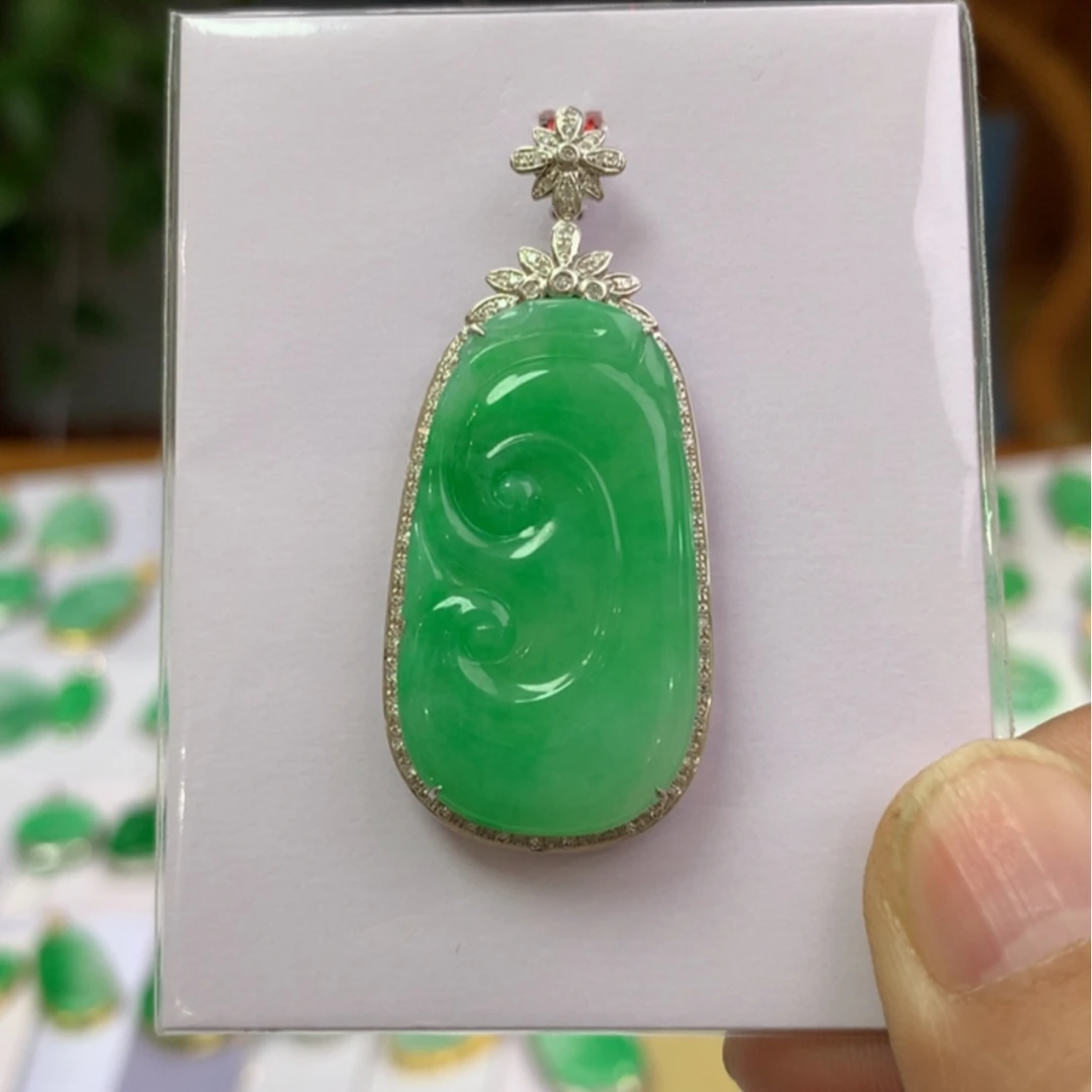 【闪购商品】翡翠颈饰18K金镶嵌梅*翡翠