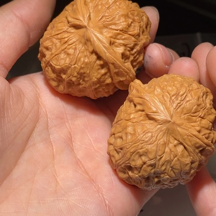 非***脸桃核吊坠兜边儿南瓜炖