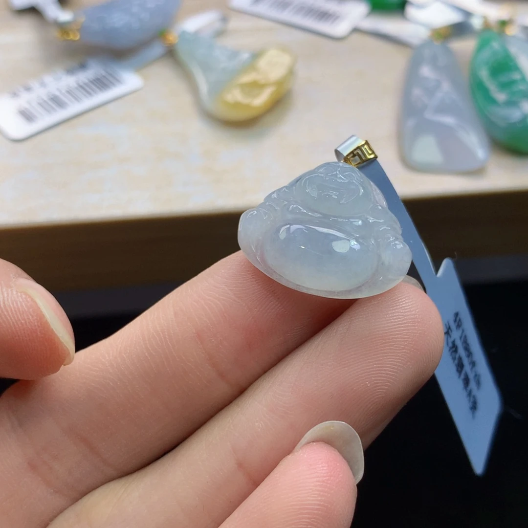 颈饰18K金镶嵌翡翠吊坠