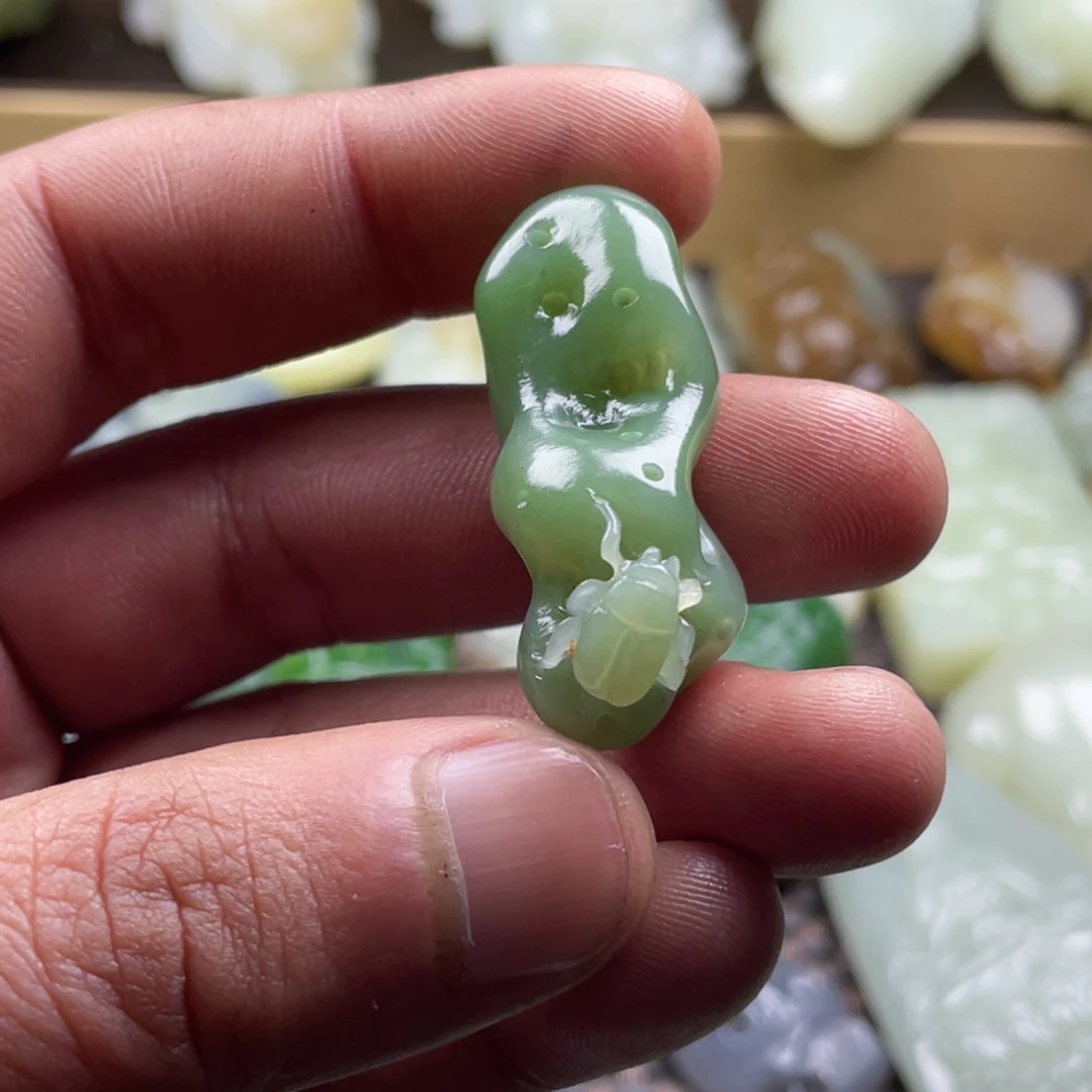 和田玉挂件未镶嵌心**调