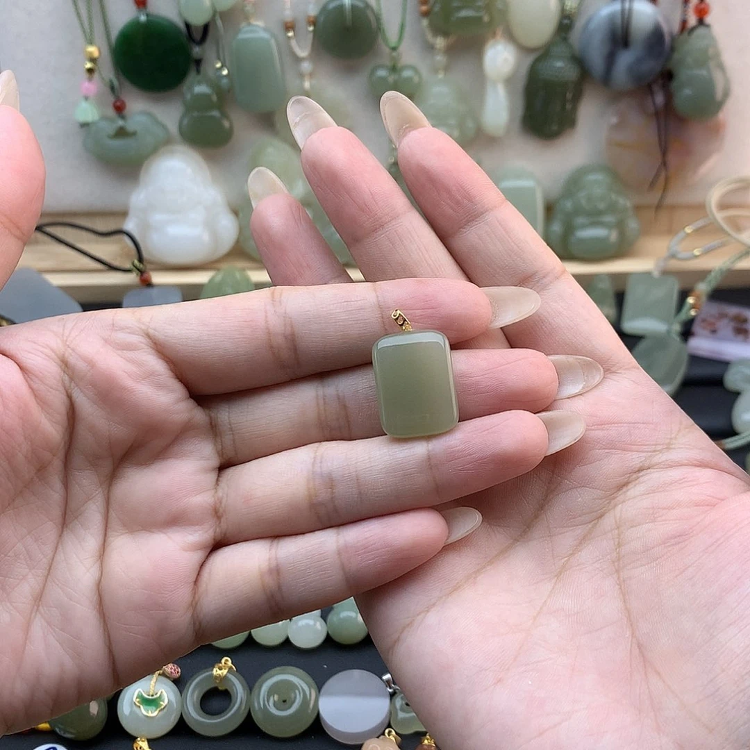 和田玉18K金镶嵌吊坠(不含链)