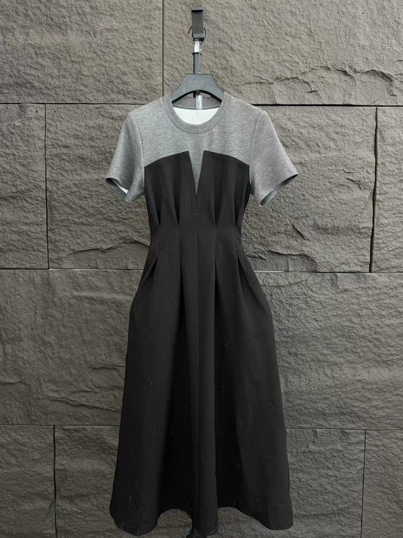 【原创大码设计师款】2025新款撞色刺绣大码连衣裙K3101