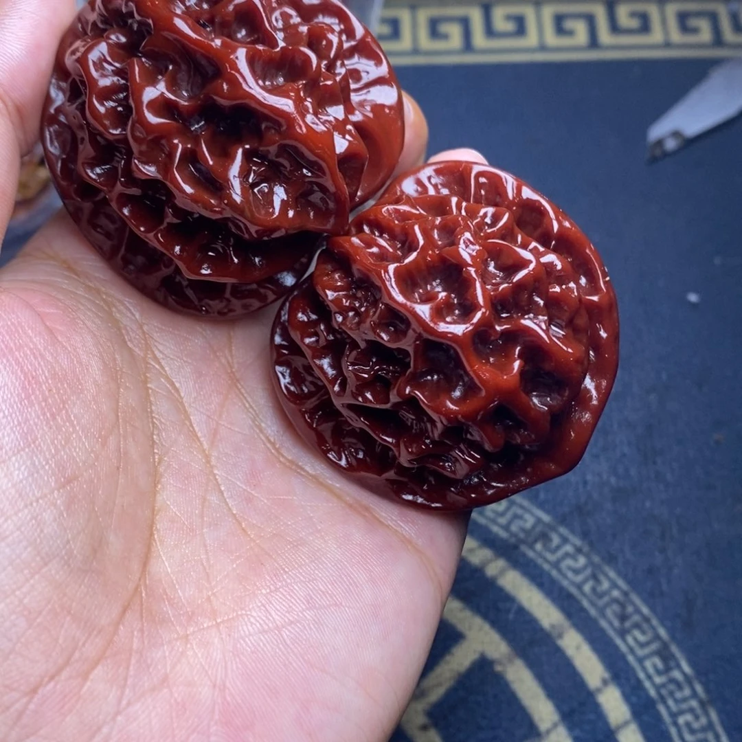 文玩核桃吊坠帝王49
