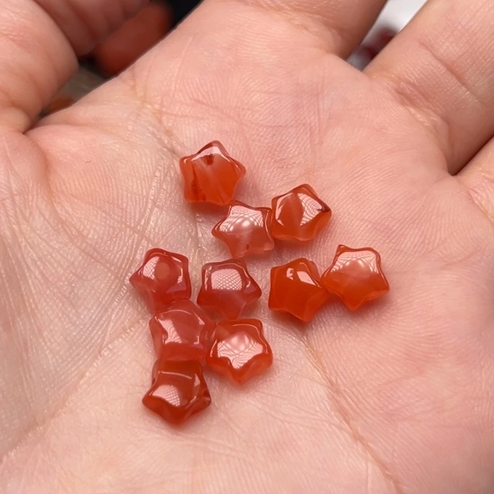 颈饰未镶嵌南红玛瑙多样性