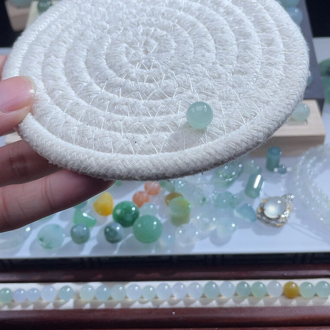 散珠翡翠卡9 单颗 未打孔